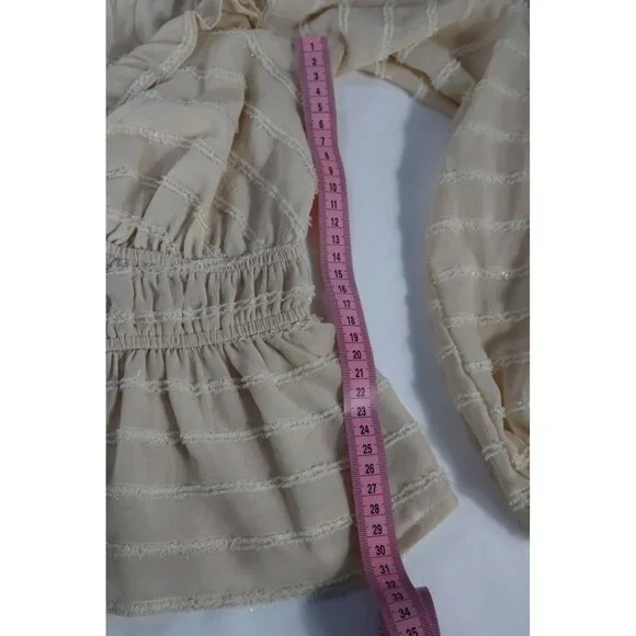 ASTR The‎ Label women's Cream Long-Sleeve Peplum Top XS  Ruffle Detail - Picture 11 of 12